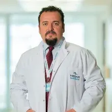 Op. Dr. Taner Çelikel — Kadın Hastalıkları Ve Doğum, Kocaeli. Portre fotoğrafı.