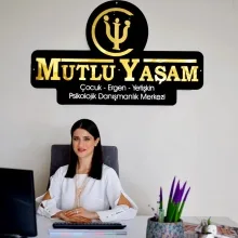 Kl. Psk. Burcu Yarapsanlı Zayim — Psikoloji, Tekirdağ. Portre fotoğrafı.