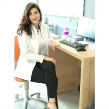 Dt. Elif Tuğçe Ataman — Diş Hekimi. Portre fotoğrafı.