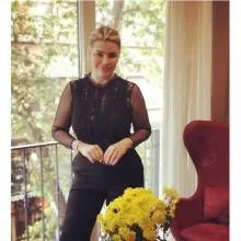 Dr. Meltem Ayran — Pratisyen, İstanbul. Portre fotoğrafı.