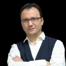Uzm. Dr. Ahmet Sümen — Fiziksel Tıp Ve Rehabilitasyon, İstanbul. Portre fotoğrafı.