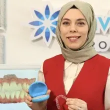 Uzm. Dt. Merve Balaban — Bursa. Portre fotoğrafı.