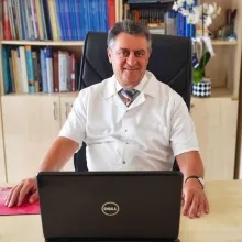 Uzm. Dr. Hasan Urcu — Radyoloji, Antalya. Portre fotoğrafı.