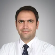 Uzm. Dr. Nuh Kaya — İç Hastalıkları, Trabzon. Portre fotoğrafı.
