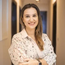 Psk. Dr. Birgül Emiroğlu Bakay — Psikoloji, Samsun. Portre fotoğrafı.