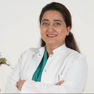 Op. Dr. Özlem Söğüt Khatib — Kadın Hastalıkları Ve Doğum, İstanbul. Portre fotoğrafı.