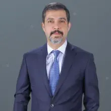 Uzm. Dr. Ekrem Civaş — Dermatoloji, Çankaya, Ankara. Portre fotoğrafı.