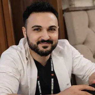 Uzm. Dr. Ömer Denizhan Tatar — İç Hastalıkları, Ankara. Portre fotoğrafı.