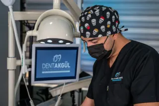 Uzm. Dt. Semih Akgül profilinde yer alan galeri fotoğrafı.