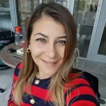 Dyt. Merve İmer — Diyetisyen, Bursa. Portre fotoğrafı.