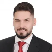Kl. Psk. Özkan Yiğit — Psikoloji, İstanbul. Portre fotoğrafı.