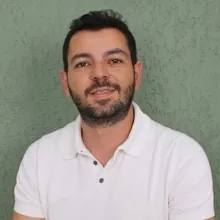 Dr. Dt. Berkant Sum — Aydın. Portre fotoğrafı.