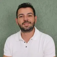 Dr. Dt. Berkant Sum — Aydın. Portre fotoğrafı.
