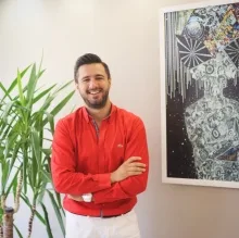 Psk. M. Berk Karaoğlu — Psikoloji, İzmir. Portre fotoğrafı.