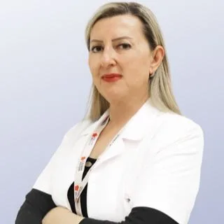 Uzm. Dr. Muazzez Sezer Caymaz — İç Hastalıkları, Ümraniye, İstanbul. Portre fotoğrafı.