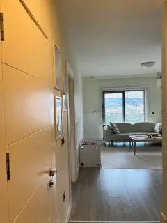 Dkt. Simay Özenbaş Yıldız profilinde yer alan galeri fotoğrafı.