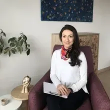 Kl. Psk. Damla Yalçın Gürkan — Psikoloji, Bursa. Portre fotoğrafı.