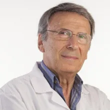 Prof. Dr. İhsan Doğan Erden — Üroloji, Kadıköy, İstanbul. Portre fotoğrafı.