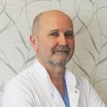 Uzm. Dr. Ayhan Baltay — Kardiyoloji, Maltepe, İstanbul. Portre fotoğrafı.
