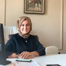 Psk. Tuğçe Gülcihan Kurt — Psikoloji. Portre fotoğrafı.