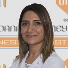 Uzm. Dr. Nurten İrteş — İç Hastalıkları, Seyhan, Adana. Portre fotoğrafı.