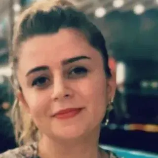 Dr. Psk. Dan. Seda Sevgili — Psikolojik Danışma ve Rehberlik, Aydın. Portre fotoğrafı.