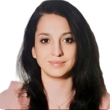 Op. Dr. Esra Şahin — Kadın Hastalıkları Ve Doğum, İstanbul. Portre fotoğrafı.