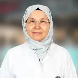 Uzm. Dr. Nermin Bahat — Dermatoloji, Küçükçekmece, İstanbul. Portre fotoğrafı.
