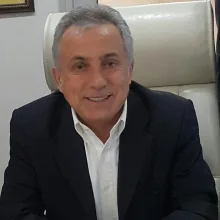 Prof. Dr. Bahattin Çeliköz — Plastik Rekonstrüktif Ve Estetik Cerrahi, İstanbul. Portre fotoğrafı.