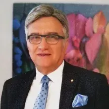 Prof. Dr. Hikmet Hassa — Kadın Hastalıkları Ve Doğum, Eskişehir. Portre fotoğrafı.