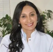 Uzm. Dr. Şükran Sarıgül Güdük — Dermatoloji, Kadıköy, İstanbul. Portre fotoğrafı.