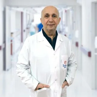 Uzm. Dr. Adnan Şahin — Kadın Hastalıkları Ve Doğum, Osmangazi, Bursa. Portre fotoğrafı.