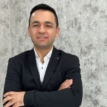 Fzt. Fatih Bel — Fizyoterapi Ve Rehabilitasyon, İzmir. Portre fotoğrafı.