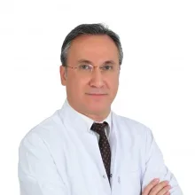 Uzm. Dr. Sami Şahan — Göğüs hastalıkları. Portre fotoğrafı.
