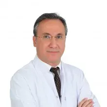 Uzm. Dr. Sami Şahan — Göğüs hastalıkları. Portre fotoğrafı.