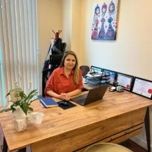 Op. Dr. Halime Bayraktar — Kadın Hastalıkları Ve Doğum, Ümraniye, İstanbul. Portre fotoğrafı.