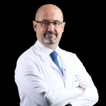 Op. Dr. Taner Şaşırtan — Kalp Ve Damar Cerrahisi, Bozüyük, Bilecik. Portre fotoğrafı.