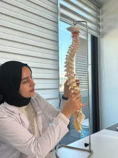 Fzt. Feyzanur Sarıgül profilinde yer alan galeri fotoğrafı.