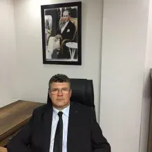 Prof. Dr. Emre Tüzel — Üroloji, Balıkesir. Portre fotoğrafı.