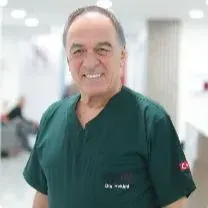 Dt. Nezihi Atalay — Diş Hekimi, Pendik, İstanbul. Portre fotoğrafı.
