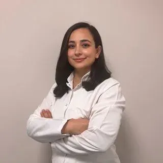 Op. Dr. Tuğçe Pütürgeli Özer — Kulak Burun Boğaz, Mersin. Portre fotoğrafı.