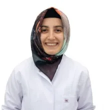 Dt. Melike Esra Zabun — Diş Hekimi, İstanbul. Portre fotoğrafı.