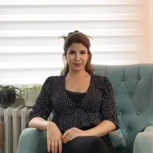 Dyt. Aslı Akay — Diyetisyen, Mersin. Portre fotoğrafı.