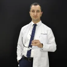 Uzm. Dt. Cengiz Gadimli — Antalya. Portre fotoğrafı.