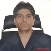 Prof. Dr. Halis Bülent Taştan — Dermatoloji, İstanbul. Portre fotoğrafı.