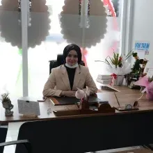 Psk. Elif Akgün Yarımoğlu — Psikoloji. Portre fotoğrafı.