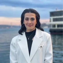 Psk. Rojda Çelik — Psikoloji, İstanbul. Portre fotoğrafı.