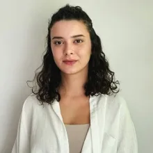 Psk. Senem Ören — Psikoloji. Portre fotoğrafı.