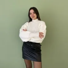 Dyt. Almina Aksu — Diyetisyen, İstanbul. Portre fotoğrafı.