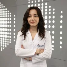 Op. Dr. Betül Yıldız — Kadın Hastalıkları Ve Doğum, Ataşehir, İstanbul. Portre fotoğrafı.